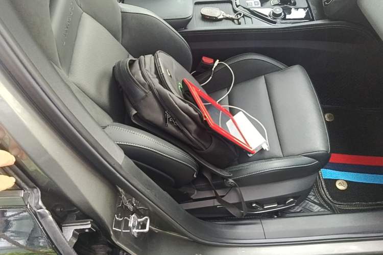 Used Lynk & Co 03 2022 2.0TD DCT JingPro Right Front Seat