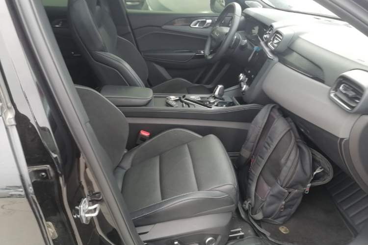 Used Lynk & Co 03 2022 2.0TD DCT JingPro Right Front Seat
