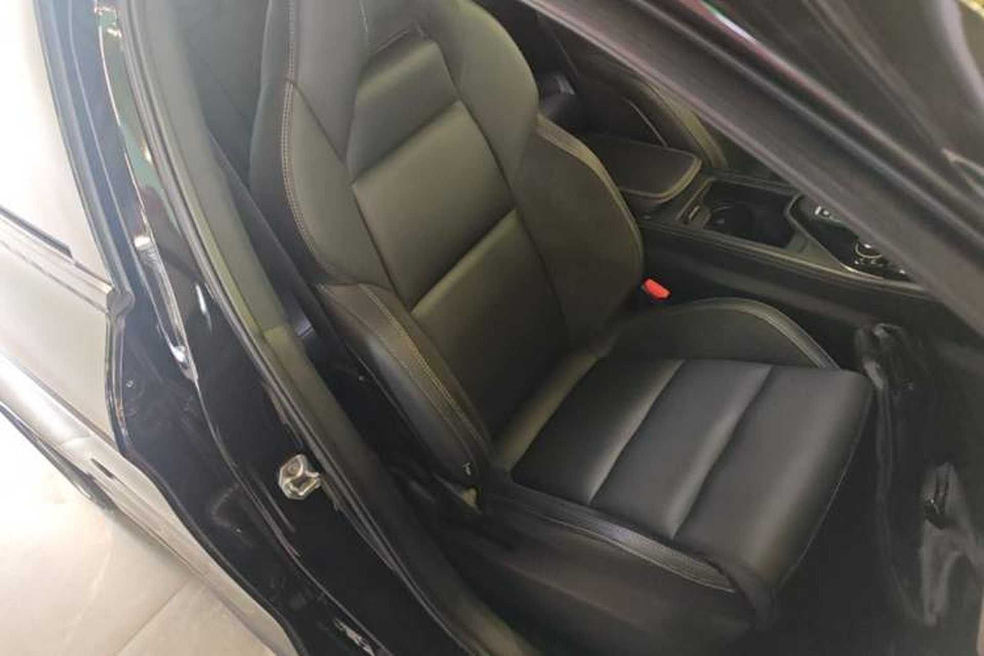 Used Lynk & Co 03 2022 2.0TD DCT GenioPlus Right Front Seat