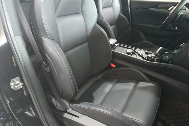 Used Lynk & Co 03 2022 1.5TD DCT JingPlus Right Front Seat