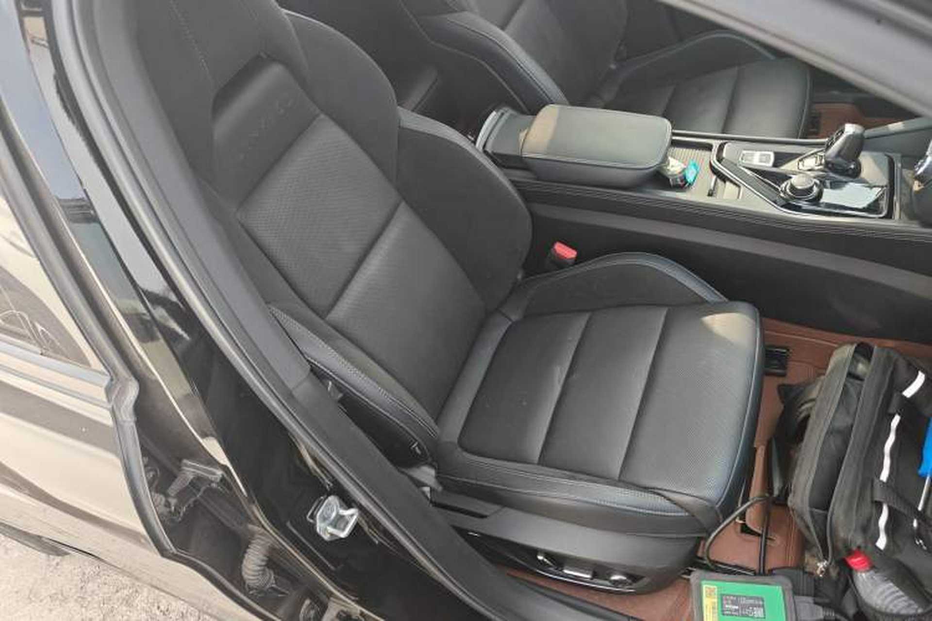 Used Lynk & Co 03 2022 2.0TD DCT JingPro Right Front Seat