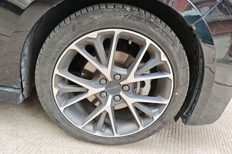 Used Lynk & Co 03 2022 1.5TD DCT JingPro Right Front Wheel Hub
