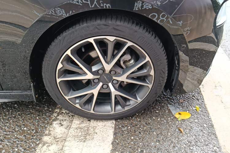 Used Lynk & Co 03 2022 1.5TD DCT JingPro Right Front Wheel Hub