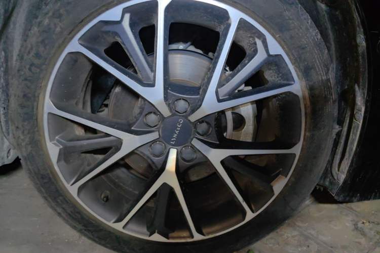 Used Lynk & Co 03 2022 1.5TD DCT JingPro Right Front Wheel Hub