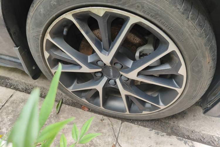 Used Lynk & Co 03 2022 2.0TD DCT JingPro Right Front Wheel Hub