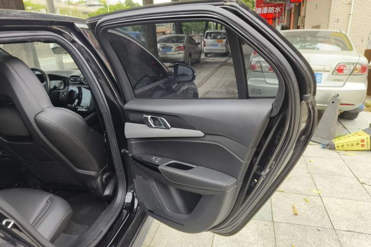 Used Lynk & Co 03 2022 1.5TD DCT JingPlus Right Rear Door Interior