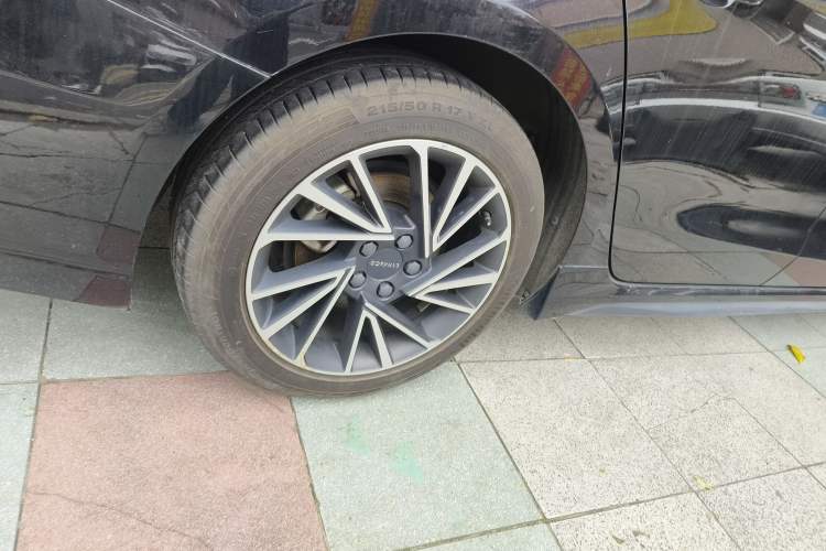 Used Lynk & Co 03 2022 1.5TD DCT JingPlus Right Rear Wheel Hub