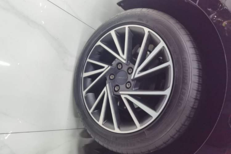 Used Lynk & Co 03 2022 2.0TD DCT GenioPlus Right Rear Wheel Hub