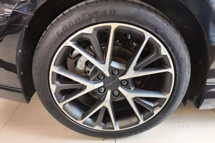 Used Lynk & Co 03 2022 2.0TD DCT JingPro Right Rear Wheel Hub