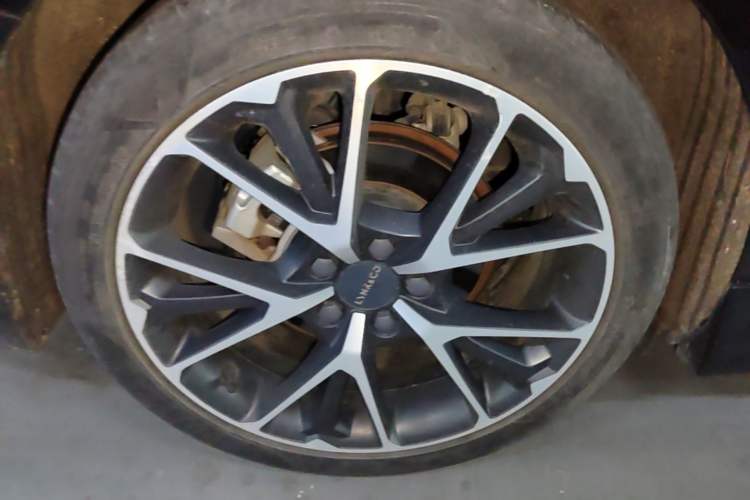 Used Lynk & Co 03 2022 1.5TD DCT JingPro Right Rear Wheel Hub
