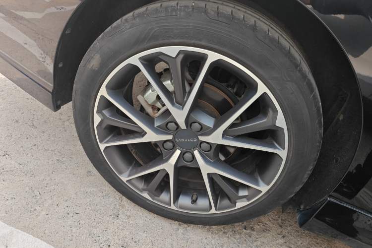 Used Lynk & Co 03 2022 2.0TD DCT JingPro Right Rear Wheel Hub
