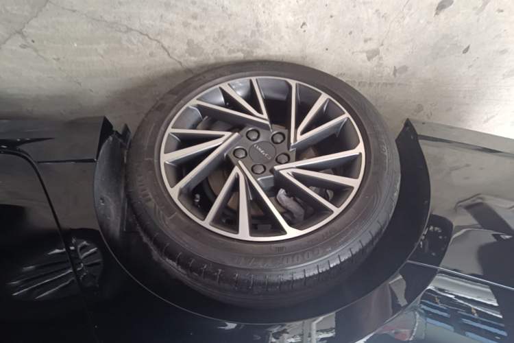 Used Lynk & Co 03 2022 2.0TD DCT GenioPlus Right Rear Wheel Hub
