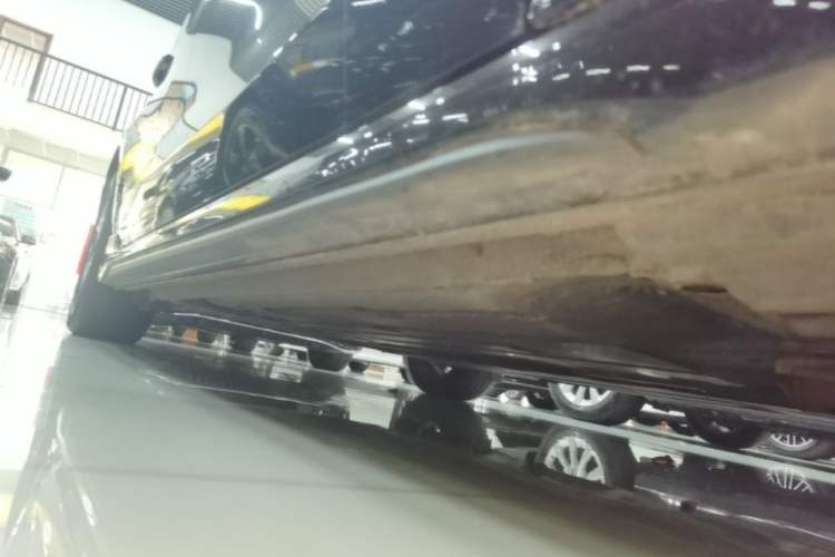 Used Lynk & Co 03 2022 2.0TD DCT GenioPlus Right Side Sill