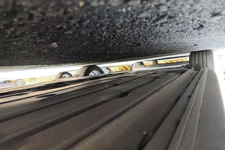 Used Lynk & Co 03 2022 2.0TD DCT JingPro Right Side Sill