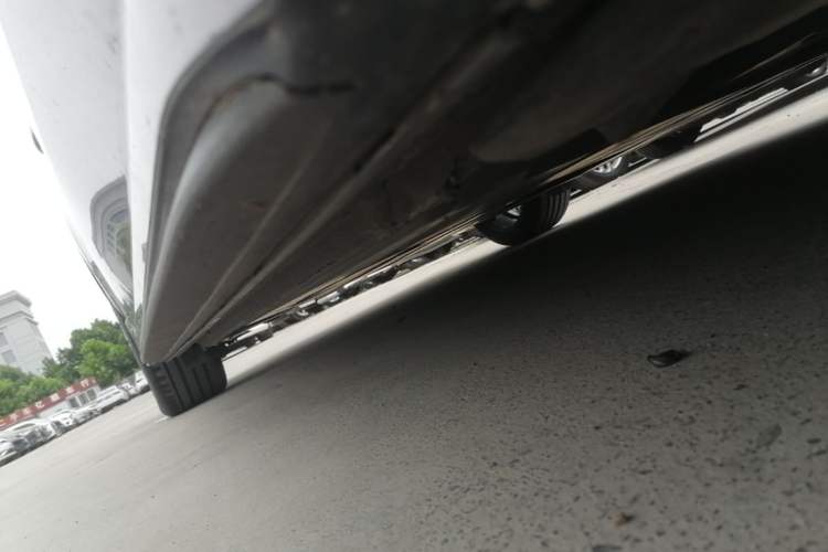 Used Lynk & Co 03 2022 2.0TD DCT JingPro Right Side Sill