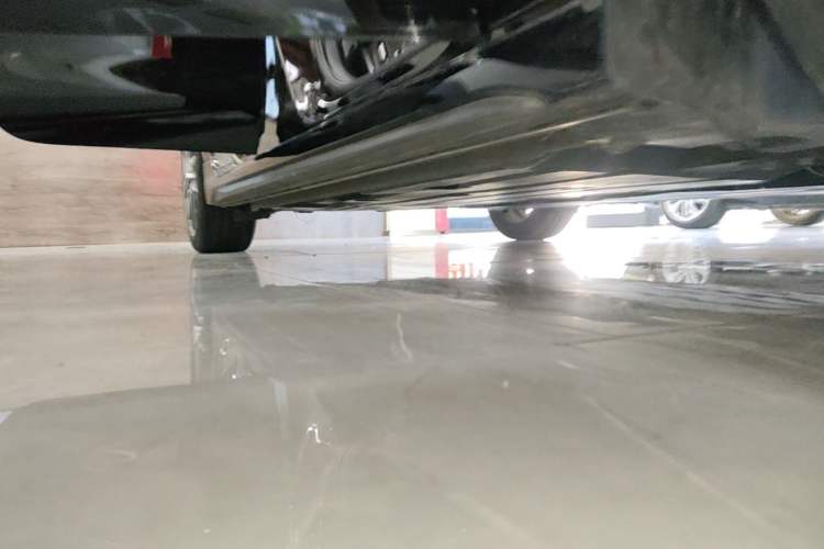 Used Lynk & Co 03 2022 1.5TD DCT JingPro Right Side Sill
