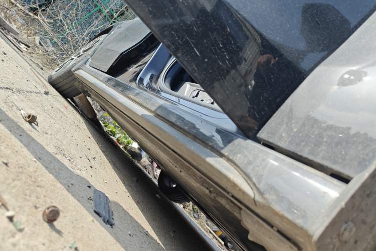 Used Lynk & Co 03 2022 2.0TD DCT JingPro Right Side Sill