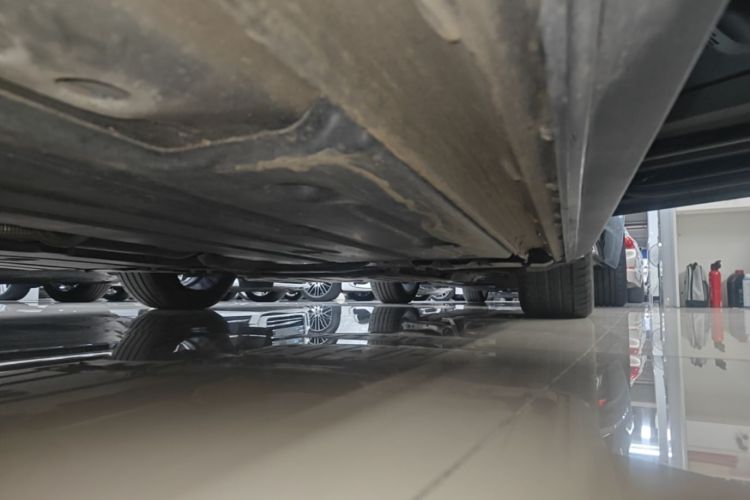 Used Lynk & Co 03 2022 2.0TD DCT JingPro Right Side Sill