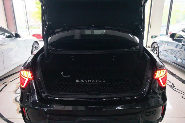 Used Lynk & Co 03 2022 2.0TD DCT JingPro Trunk