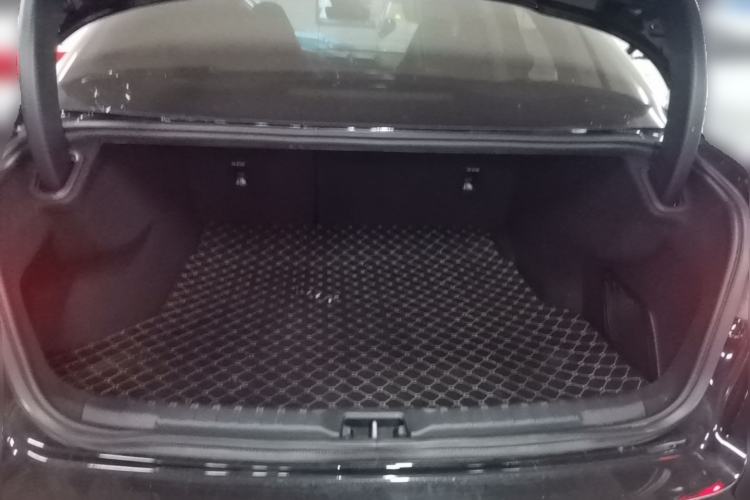 Used Lynk & Co 03 2022 2.0TD DCT JingPro Trunk