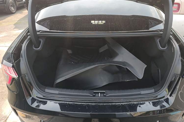 Used Lynk & Co 03 2022 2.0TD DCT JingPro Trunk
