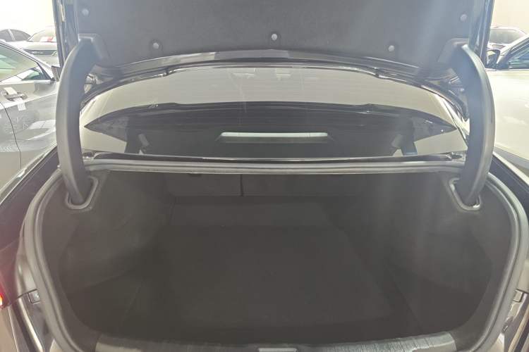 Used Lynk & Co 03 2022 1.5TD DCT JingPlus Trunk