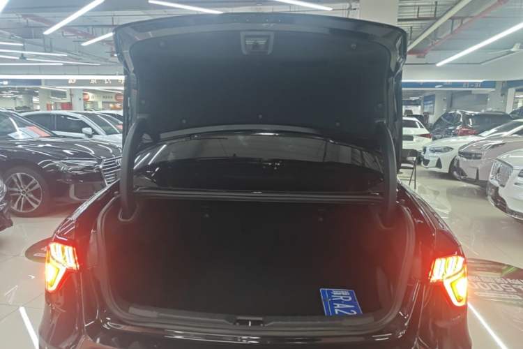 Used Lynk & Co 03 2022 2.0TD DCT JingPro Trunk