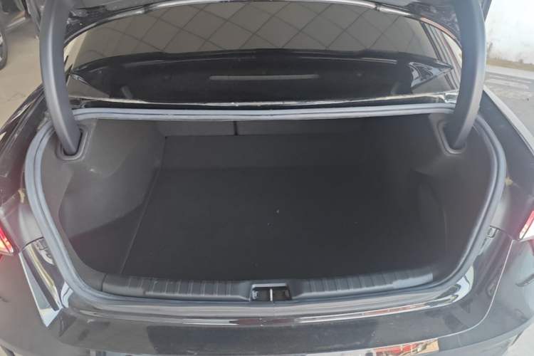 Used Lynk & Co 03 2022 1.5TD DCT JingPro Trunk