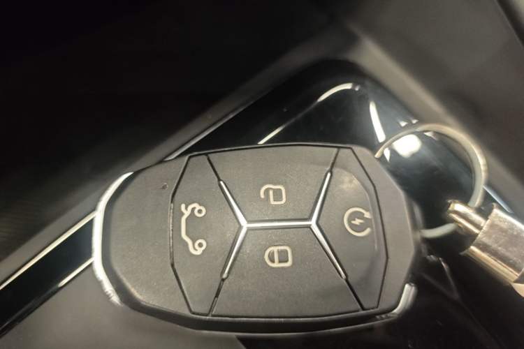 Used Lynk & Co 03 2022 2.0TD DCT JingPro Vehicle Key