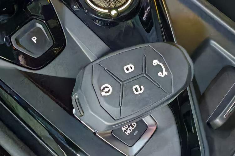 Used Lynk & Co 03 2022 2.0TD DCT JingPro Vehicle Key