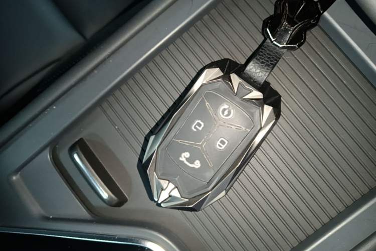 Used Lynk & Co 03 2022 2.0TD DCT GenioPlus Vehicle Key