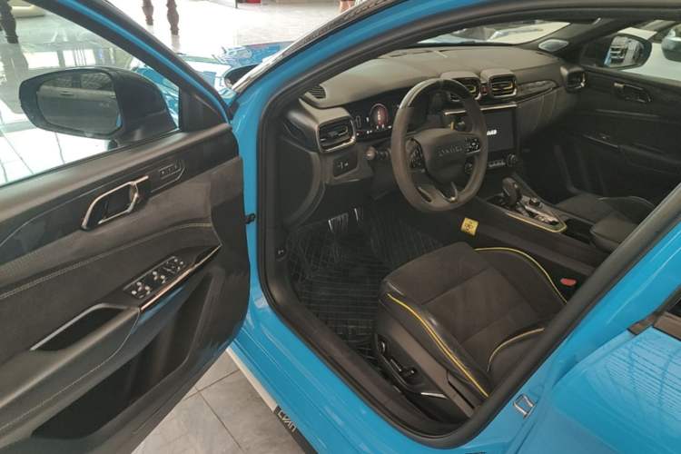 Used Lynk & Co 03 2022 03+ Cyan Custom Performance Kit Driver Seat