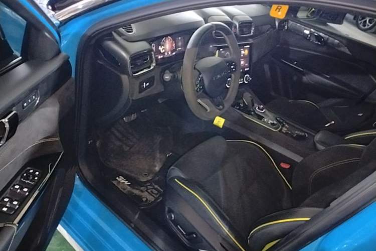 Used Lynk & Co 03 2022 03+ Cyan Custom Performance Kit Driver Seat