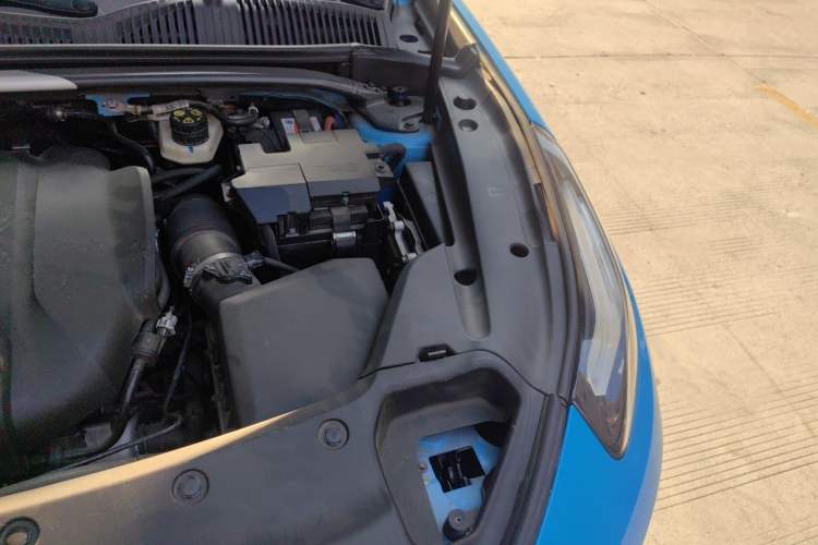 Used Lynk & Co 03 2022 03+ Cyan Custom Performance Kit Engine Bay Left
