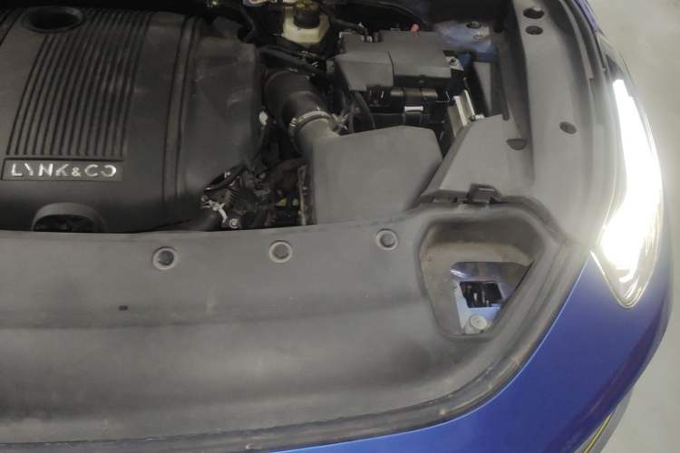 Used Lynk & Co 03 2022 1.5TD DCT JingPro Engine Bay Left