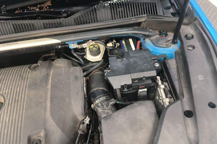 Used Lynk & Co 03 2022 03+ Cyan Custom Performance Kit Engine Bay Left