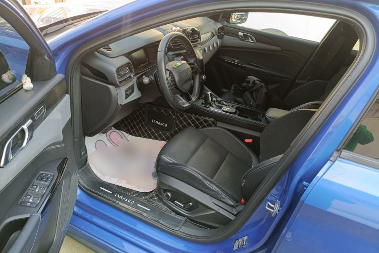 Used Lynk & Co 03 2022 1.5TD DCT JingPro Interior 3