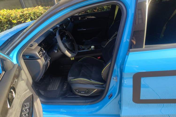 Used Lynk & Co 03 2022 03+ Cyan Custom Performance Kit Left Front Seat