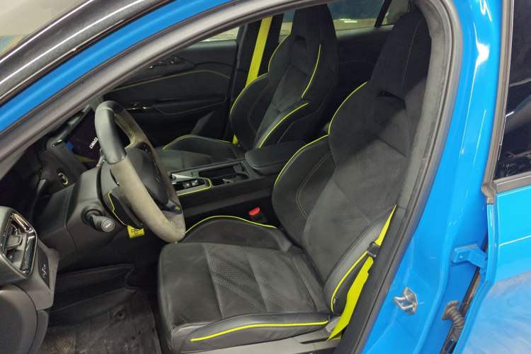 Used Lynk & Co 03 2022 03+ Cyan Custom Performance Kit Left Front Seat