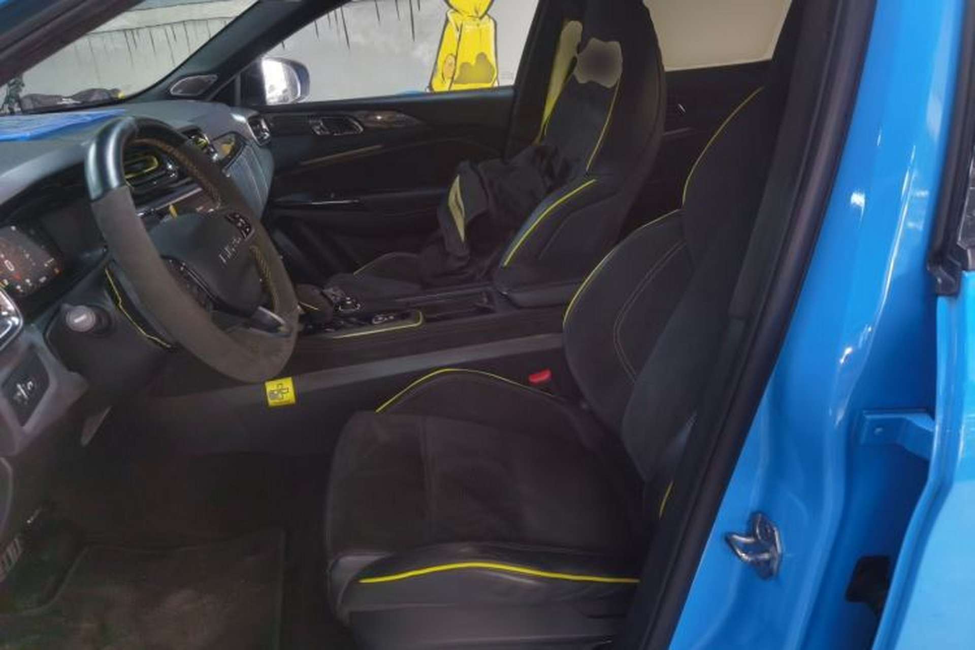 Used Lynk & Co 03 2022 03+ Cyan Custom Performance Kit Left Front Seat