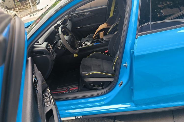 Used Lynk & Co 03 2022 03+ Cyan Custom Performance Kit Left Front Seat