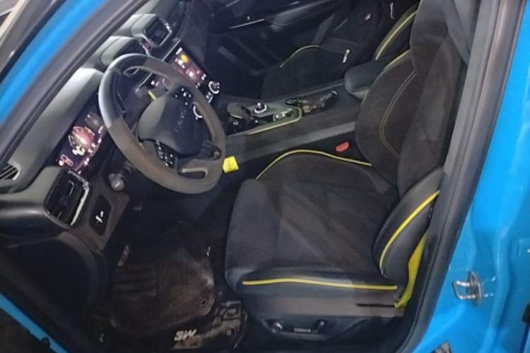 Used Lynk & Co 03 2022 03+ Cyan Custom Performance Kit Left Front Seat