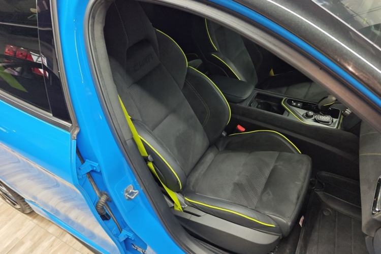 Used Lynk & Co 03 2022 03+ Cyan Custom Performance Kit Right Front Seat