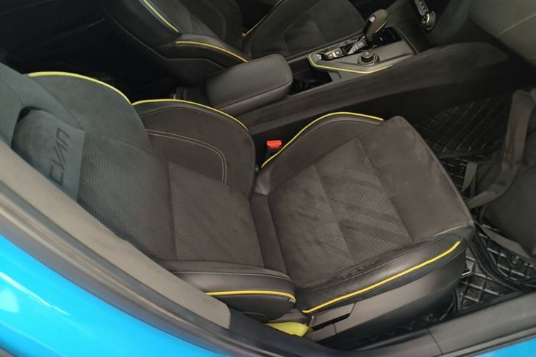 Used Lynk & Co 03 2022 03+ Cyan Custom Performance Kit Right Front Seat
