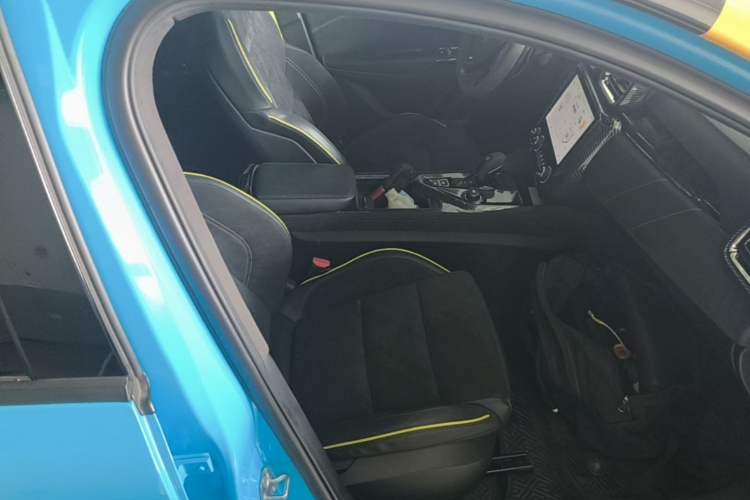 Used Lynk & Co 03 2022 03+ Cyan Custom Edition Right Front Seat