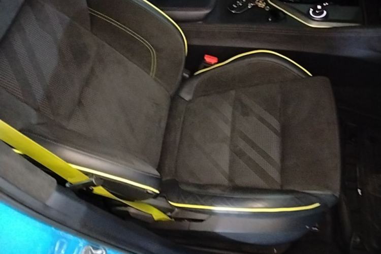 Used Lynk & Co 03 2022 03+ Cyan Custom Performance Kit Right Front Seat