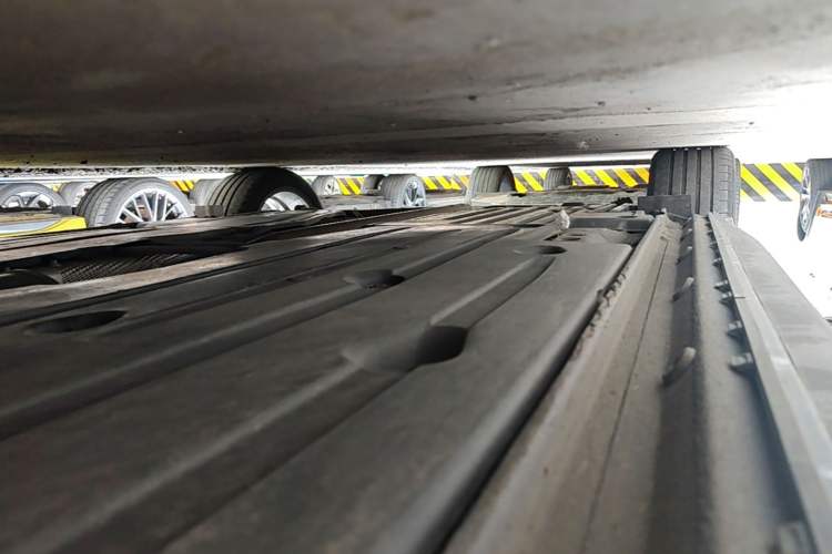 Used Lynk & Co 03 2022 2.0TD DCT JingPro Right Side Sill