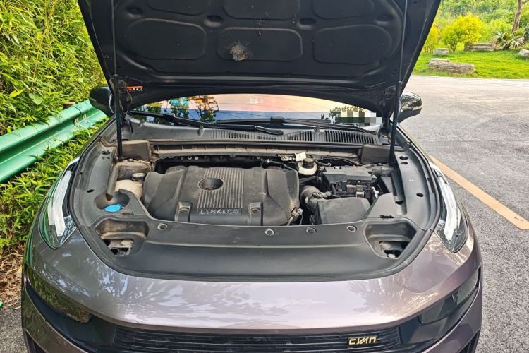 Used Lynk & Co 03 2022 2.0TD DCT JingPro Engine Bay