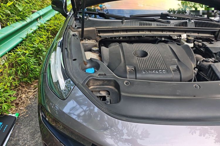 Used Lynk & Co 03 2022 2.0TD DCT JingPro Engine Bay Right