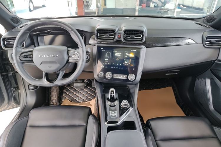 Used Lynk & Co 03 2022 2.0TD DCT GenioPlus Center Console